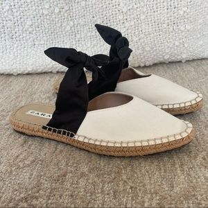 NWOT Zara Trafaluc slip-on mule espadrille sandal flats 38 ecru canvas black bow
